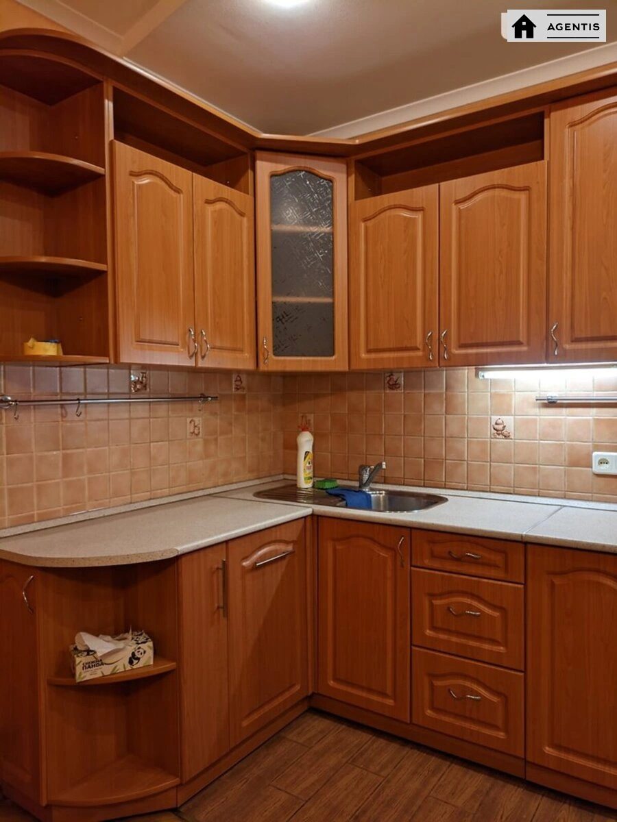 Apartment for rent 3 rooms, 96 m², 13th fl./16 floors. 39, Myropilska 39, Kyiv. 