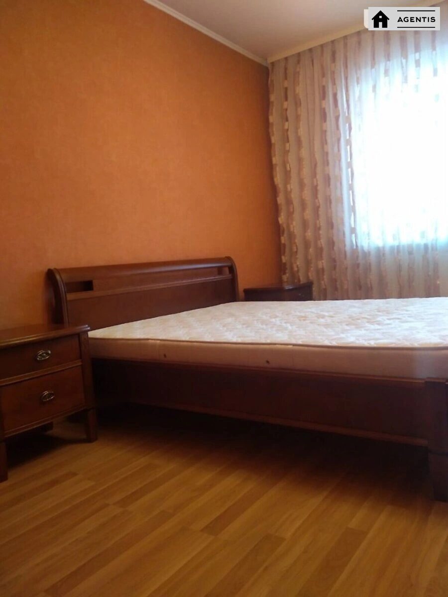 Apartment for rent 3 rooms, 70 m², 8th fl./9 floors. 7, Geroyiv Dnipra 7, Kyiv. 