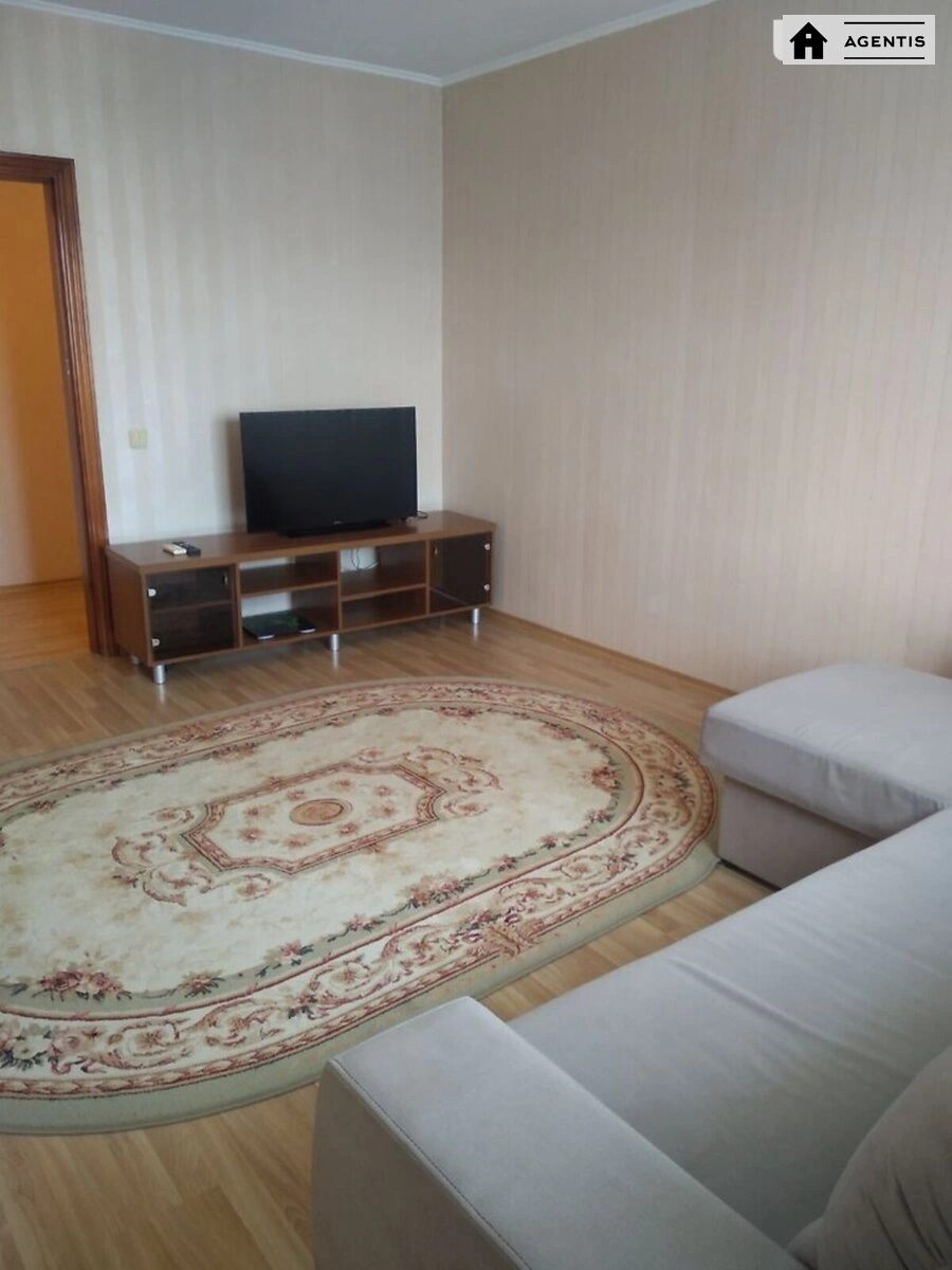 Apartment for rent 3 rooms, 70 m², 8th fl./9 floors. 7, Geroyiv Dnipra 7, Kyiv. 