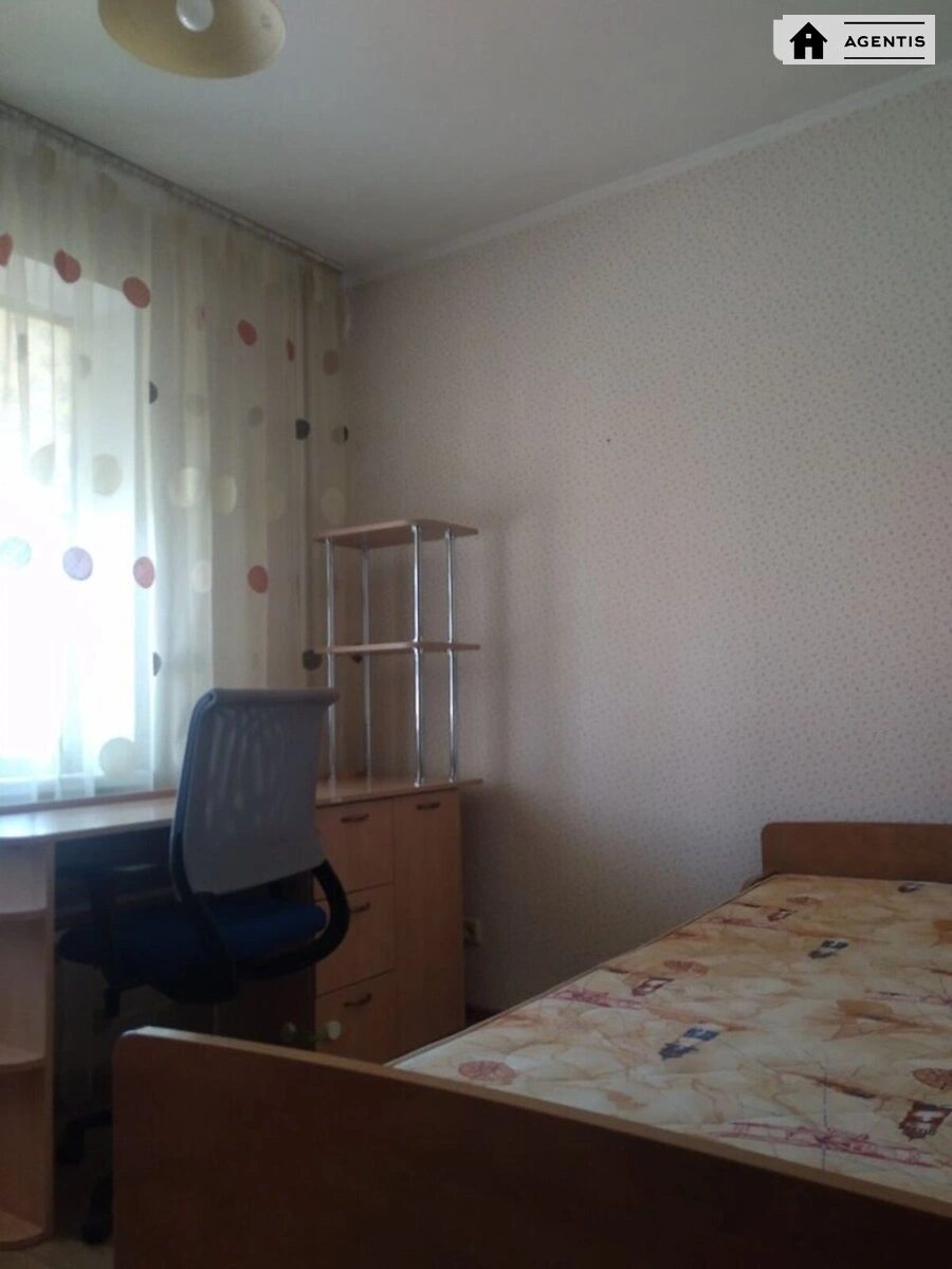 Apartment for rent 3 rooms, 70 m², 8th fl./9 floors. 7, Geroyiv Dnipra 7, Kyiv. 