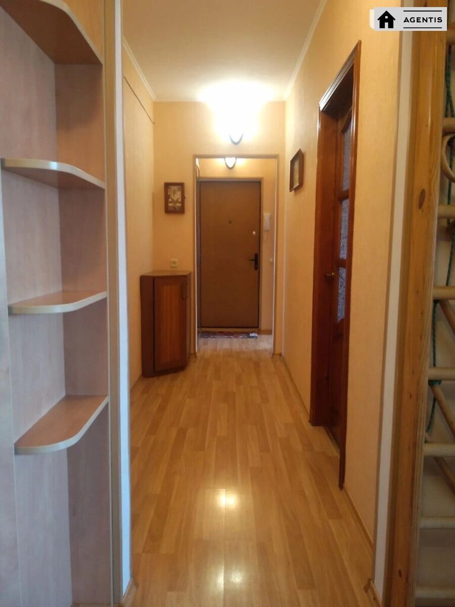 Apartment for rent 3 rooms, 70 m², 8th fl./9 floors. 7, Geroyiv Dnipra 7, Kyiv. 