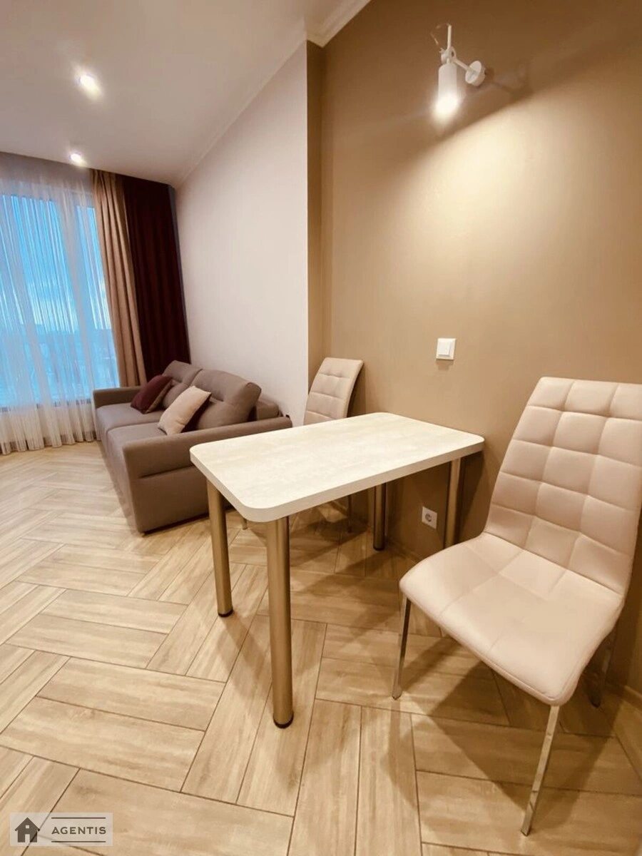 Apartment for rent 2 rooms, 52 m², 19th fl./24 floors. 6, Vatslava Havela bulv. Ivana Lepse, Kyiv. 