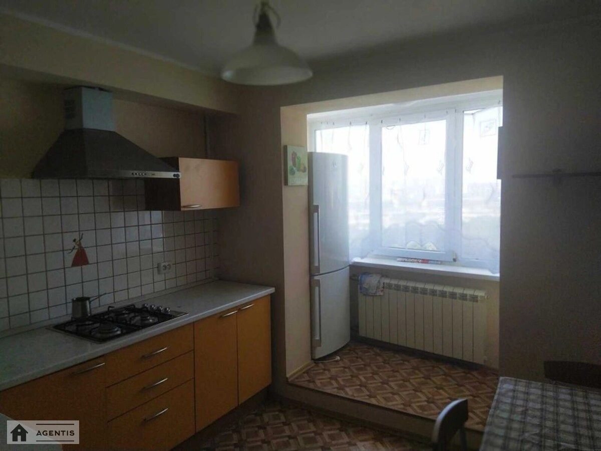 Apartment for rent 1 room, 38 m², 16th fl./16 floors. 8, Knyazya Romana Mstyslavycha
8, Kyiv. 