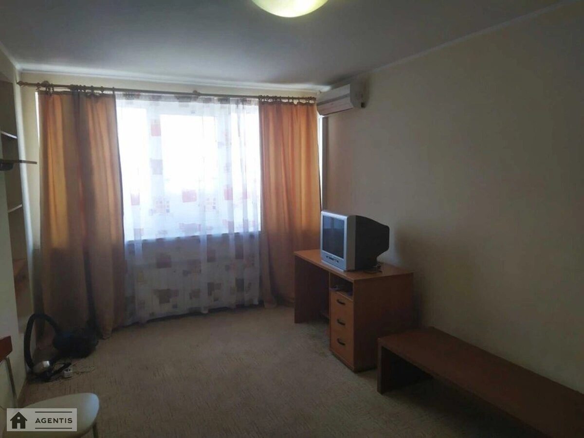 Apartment for rent 1 room, 38 m², 16th fl./16 floors. 8, Knyazya Romana Mstyslavycha
8, Kyiv. 