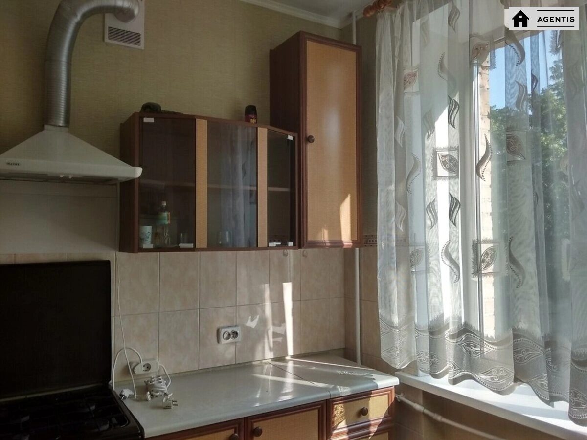 Apartment for rent 2 rooms, 50 m², 3rd fl./5 floors. 37, Dzhona Makkeyna vul. Ivana Kudri, Kyiv. 