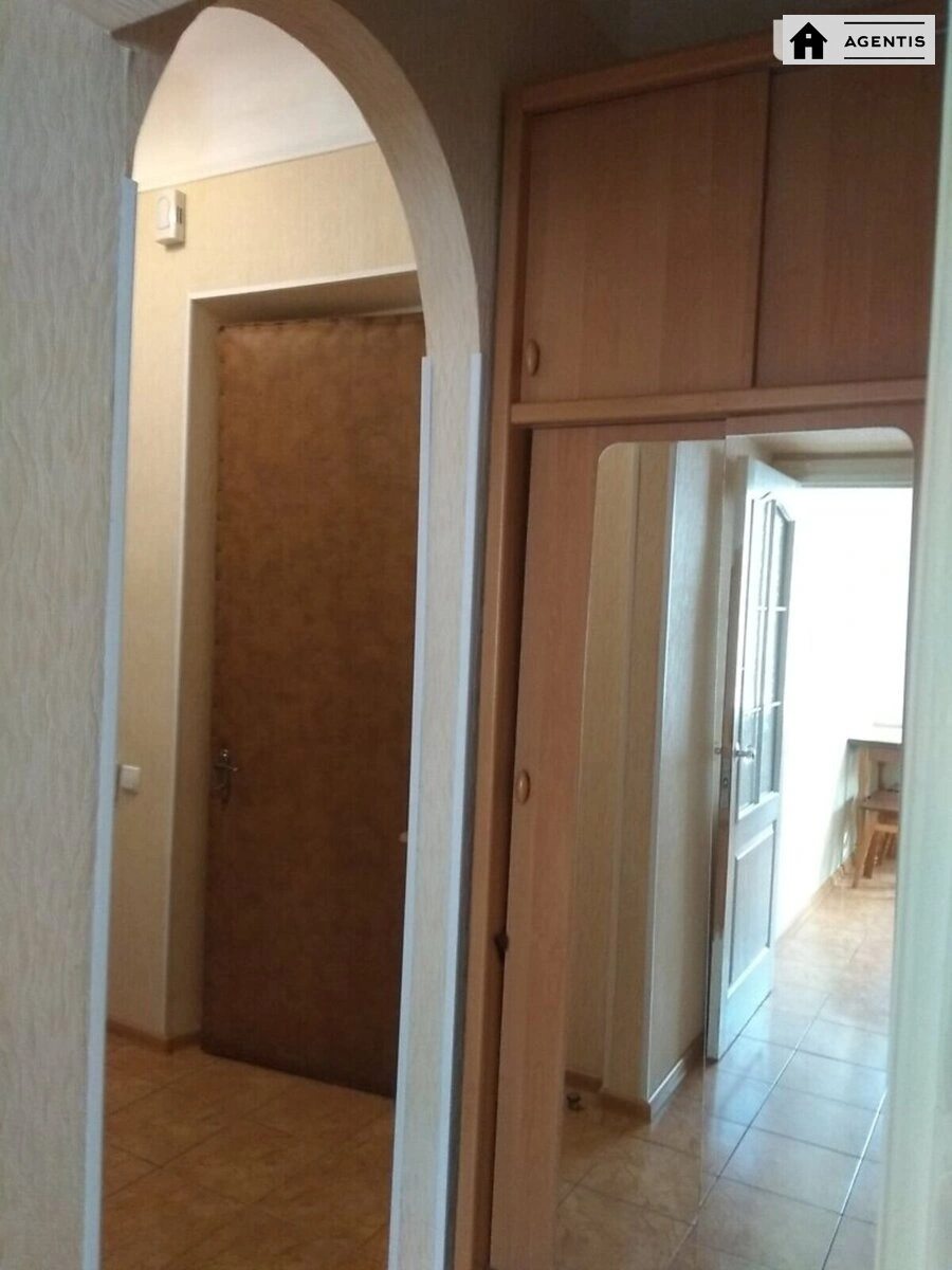 Apartment for rent 2 rooms, 50 m², 3rd fl./5 floors. 37, Dzhona Makkeyna vul. Ivana Kudri, Kyiv. 