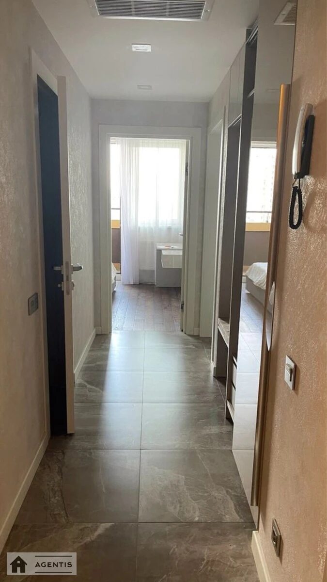 Сдам квартиру 2 комнаты, 40 m², 11 эт./27 этажей. 26, Оболонский 26, Киев. 