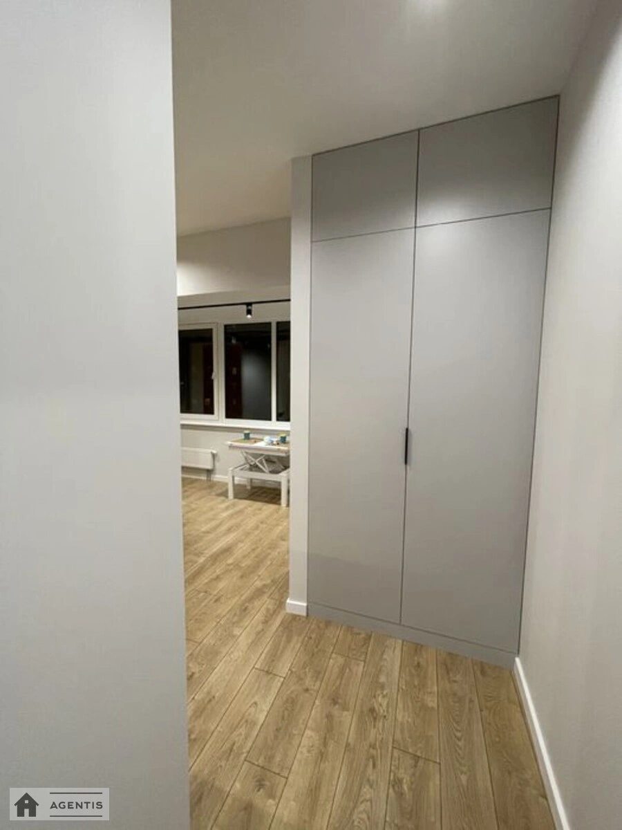 Здам квартиру 1 кімната, 32 m², 9 пов./9 поверхів. 38, Драгоманова 38, Київ. 