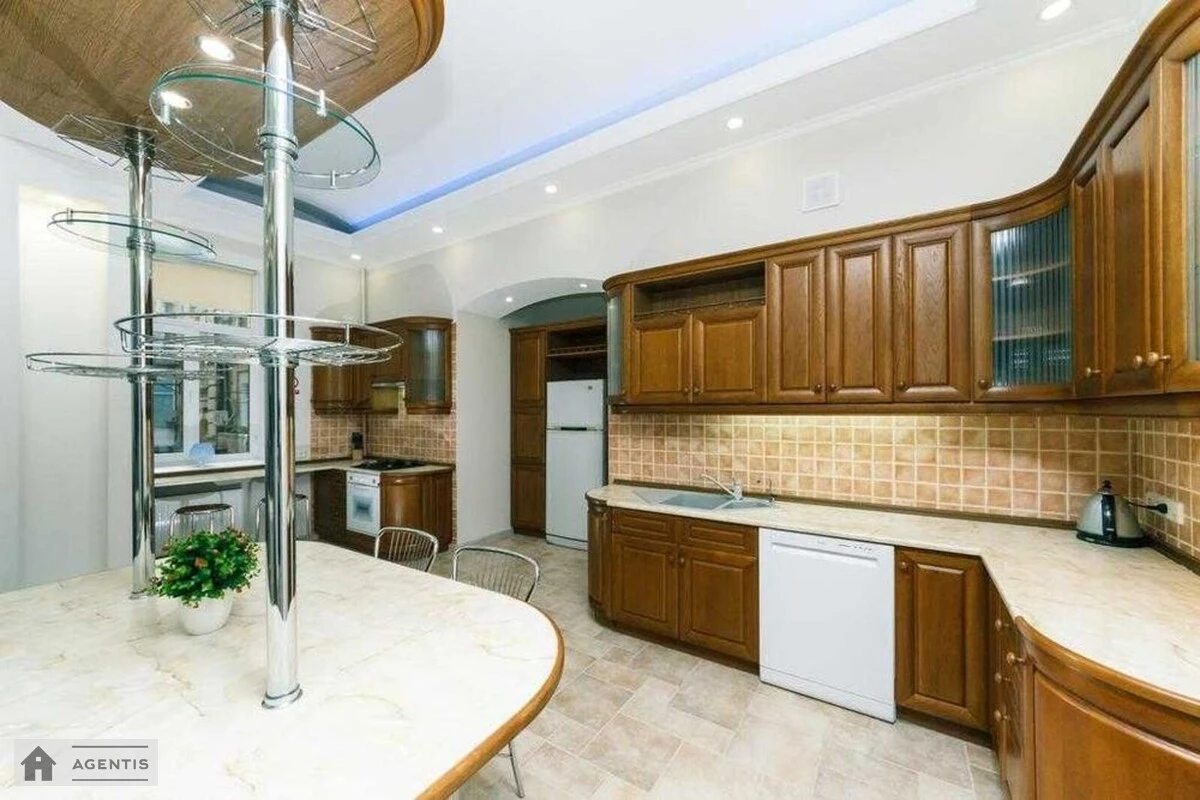 Apartment for rent 2 rooms, 100 m², 2nd fl./5 floors. 24, Antonovycha vul. Horkoho, Kyiv. 