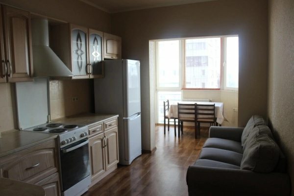 Apartment for rent. 2 rooms, 60 m², 10th floor/23 floors. 1, Getmana Vadyma 1, Kyiv. 