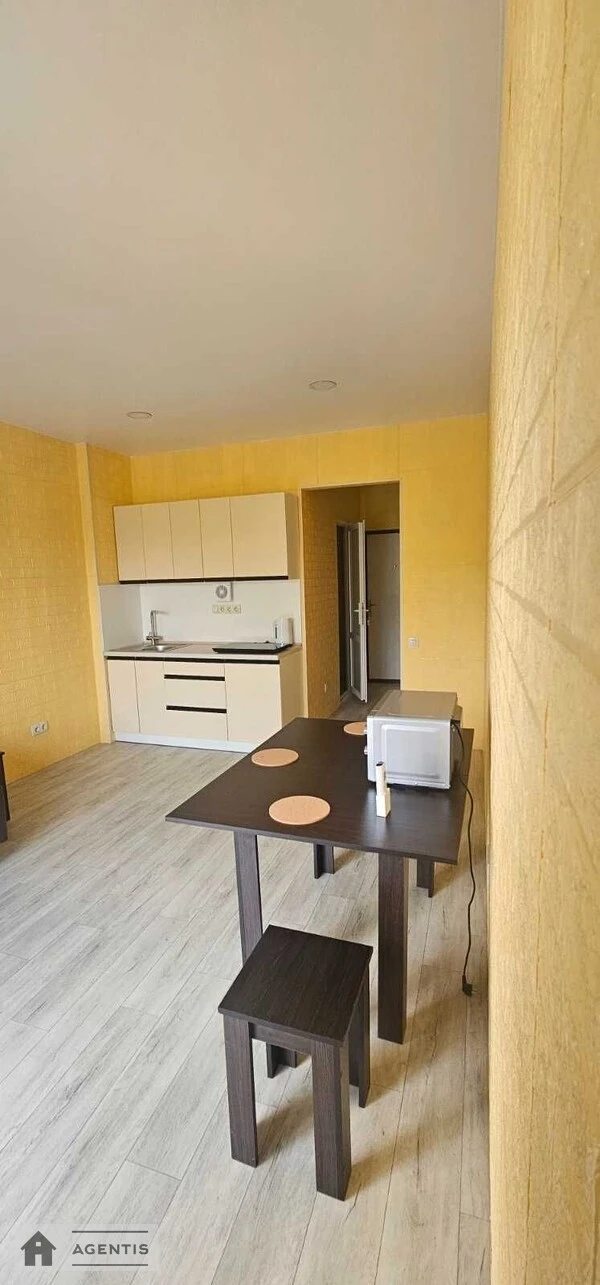 Apartment for rent 1 room, 26 m², 3rd fl./4 floors. 71, Osinnya 71, Kyiv. 