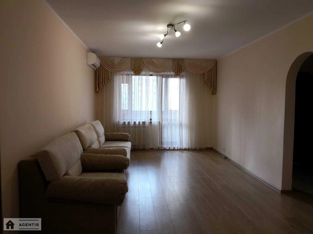 Apartment for rent 3 rooms, 80 m², 5th fl./16 floors. 36, Petra Hryhorenka prosp., Kyiv. 