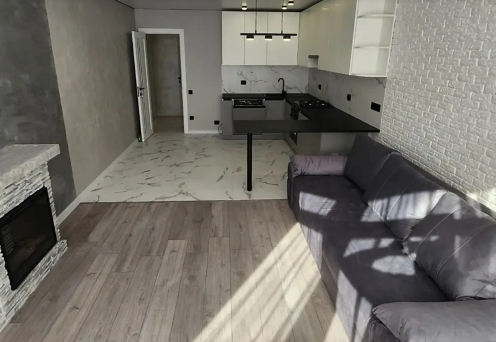 Продаж квартири 2 кімнати, 76 m², 2 пов./11 поверхів. Бам, Тернопіль. 