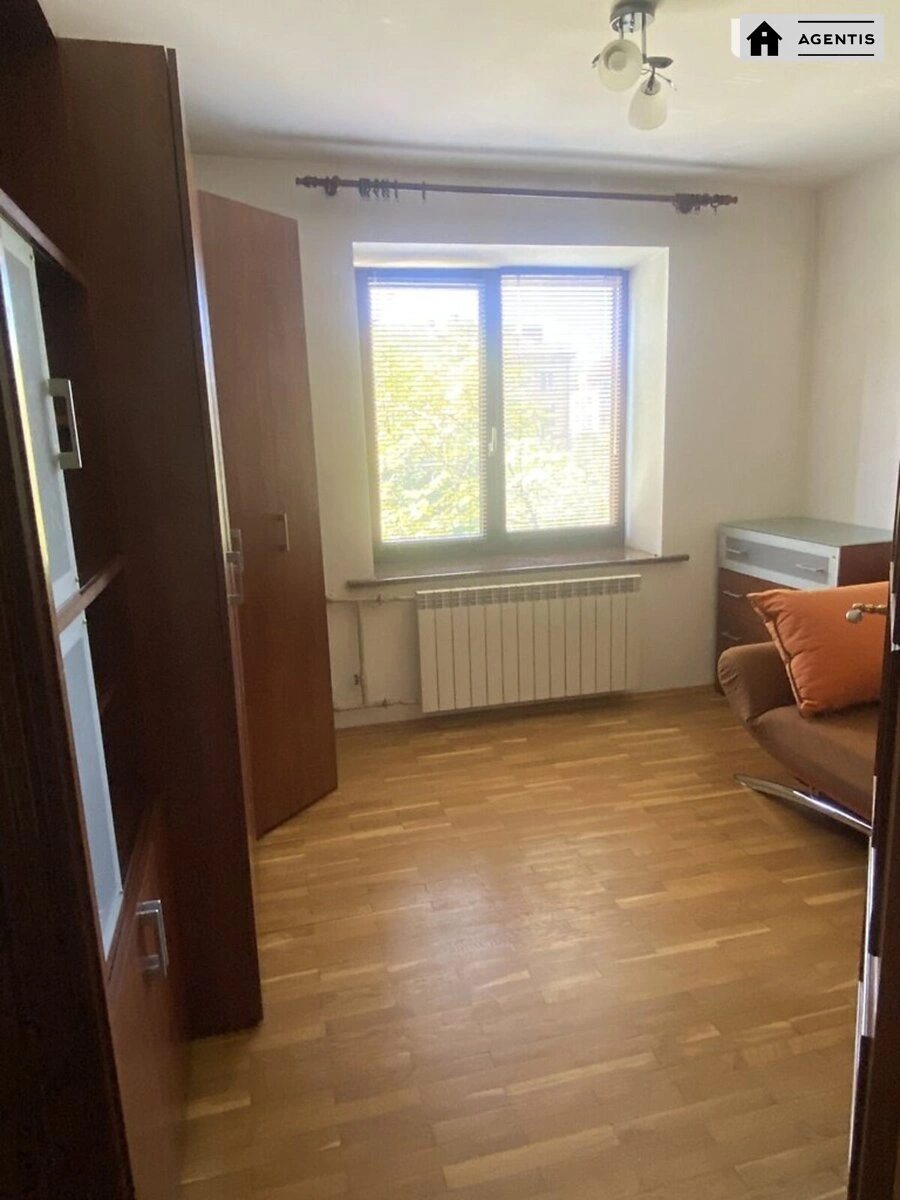 Сдам квартиру 3 комнаты, 74 m², 2 эт./15 этажей. 88, Антоновича вул. (Горького), Киев. 