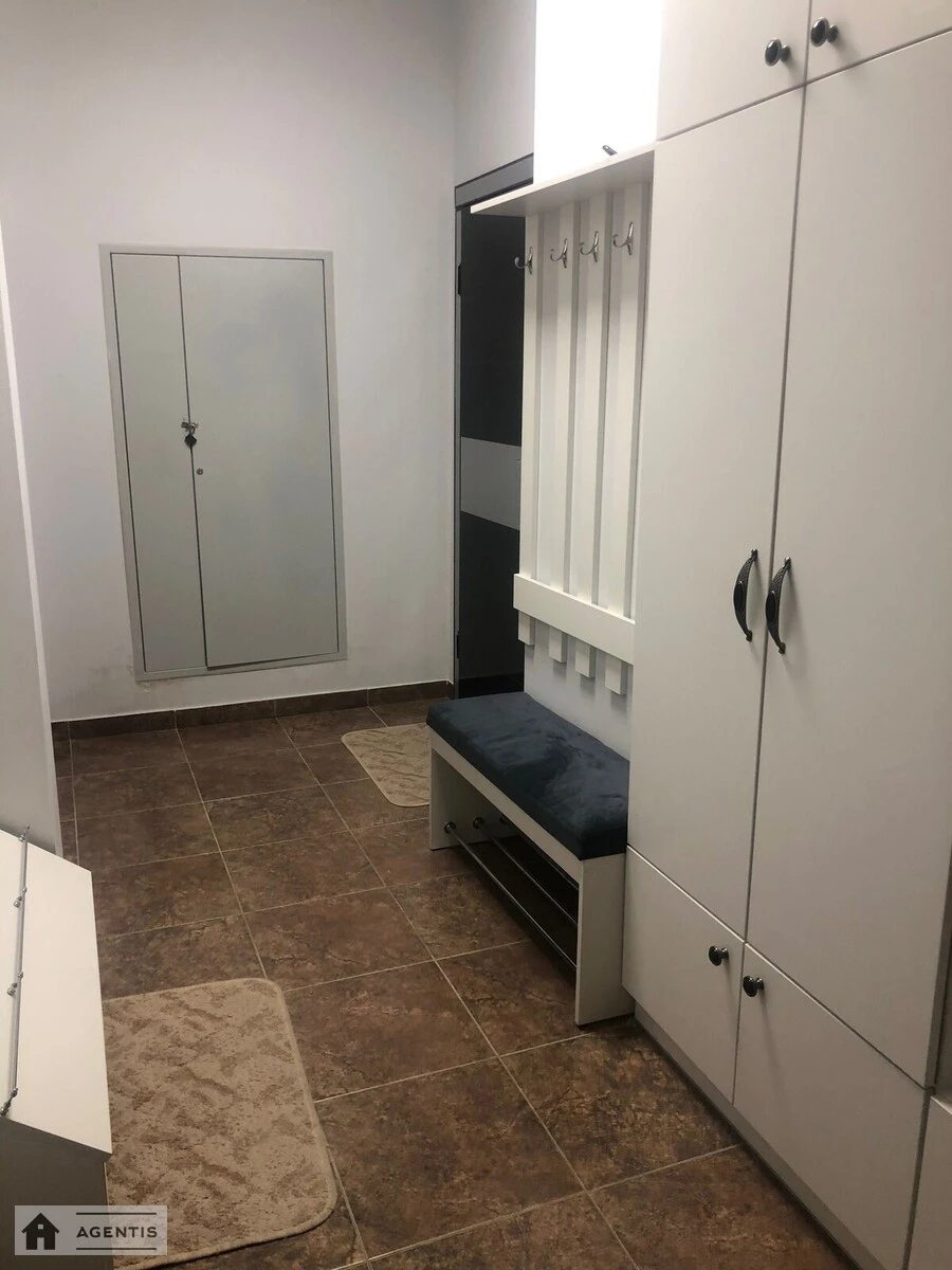 Сдам квартиру 1 комната, 65 m², 8 эт./23 этажа. Андрія Верхогляда вул. (Михайла Драгомірова), Киев. 