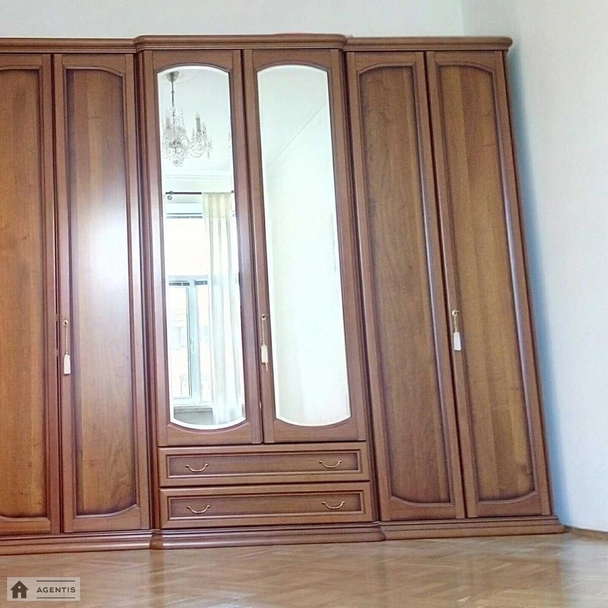 Apartment for rent 2 rooms, 70 m², 6th fl./6 floors. 3, Bankova 3, Kyiv. 