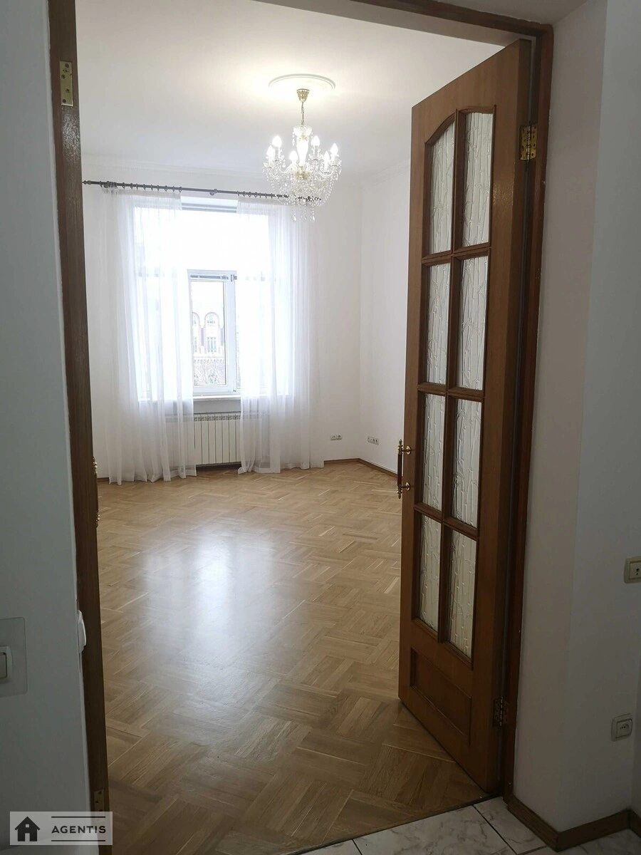 Здам квартиру 2 кімнати, 70 m², 6 пов./6 поверхів. 3, Банкова 3, Київ. 