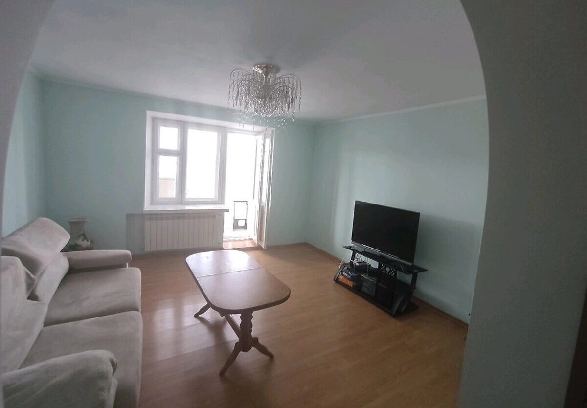 Apartments for sale. 3 rooms, 97 m², 5th floor/8 floors. Tykha vul., Ternopil. 