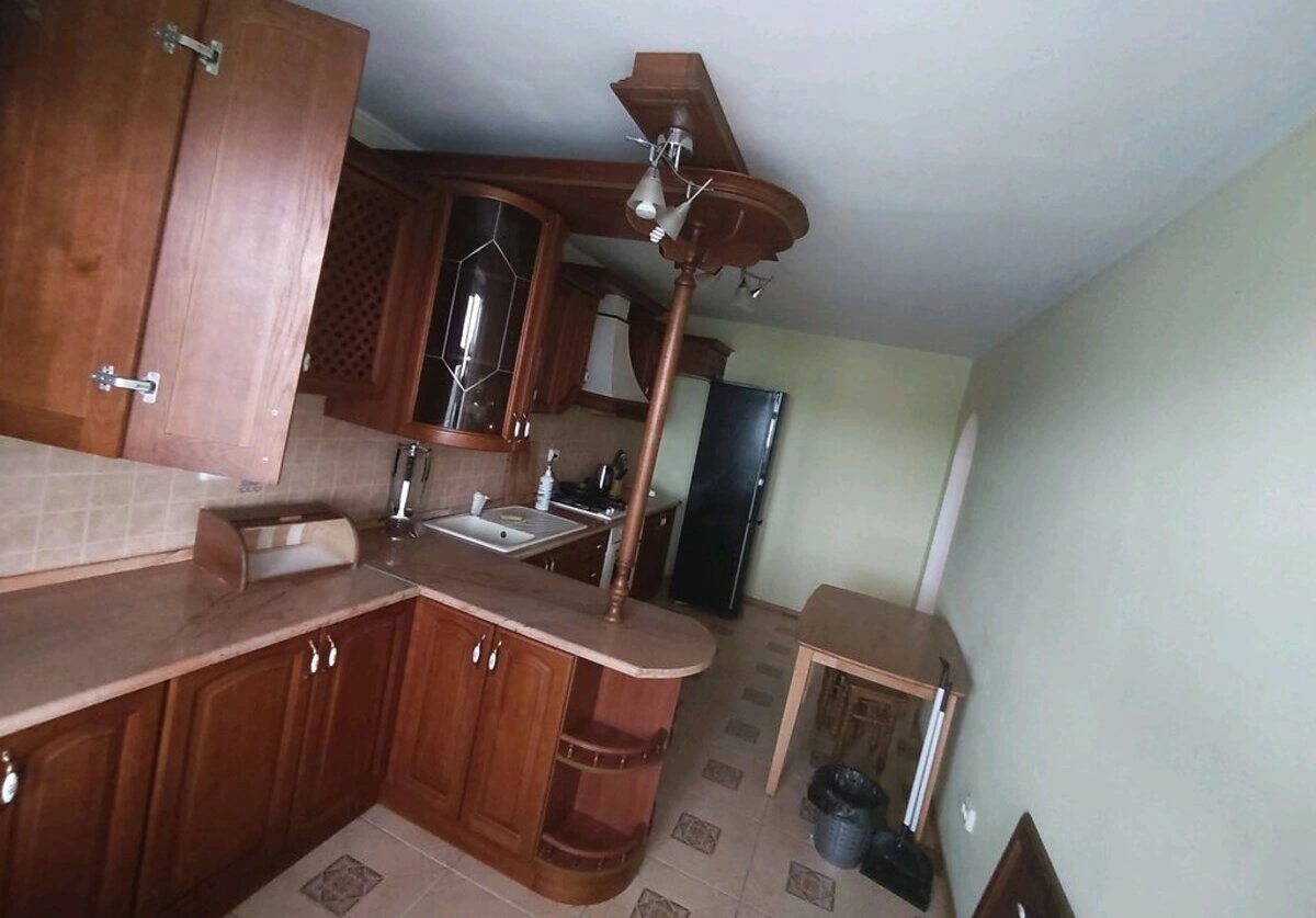 Apartments for sale. 3 rooms, 97 m², 5th floor/8 floors. Tykha vul., Ternopil. 