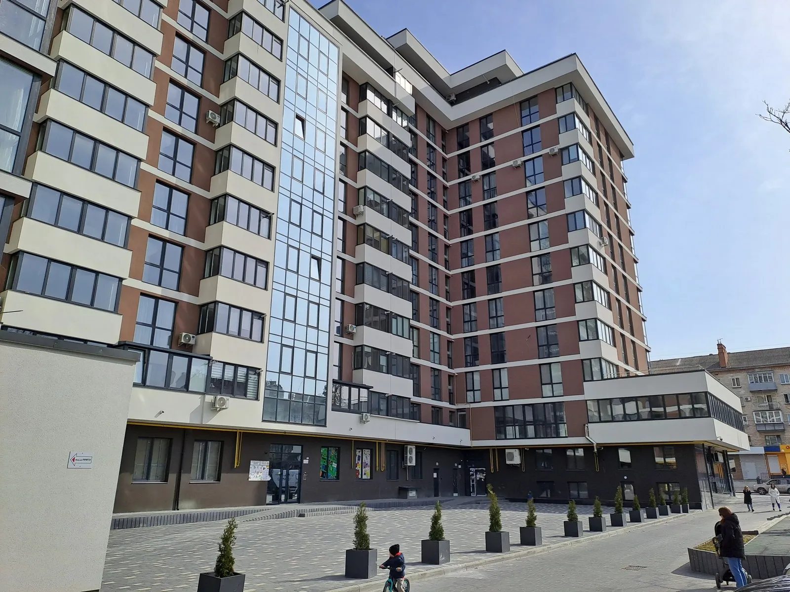 Apartments for sale. 2 rooms, 58 m², 2nd floor/12 floors. Myru vul., Ternopil. 