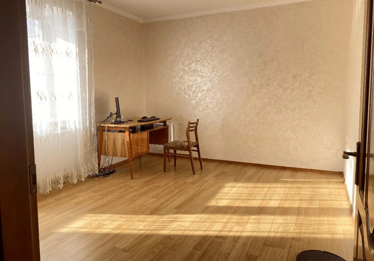 Apartments for sale. 2 rooms, 80 m², 5th floor/7 floors. Chaykovskoho A. vul., Ternopil. 