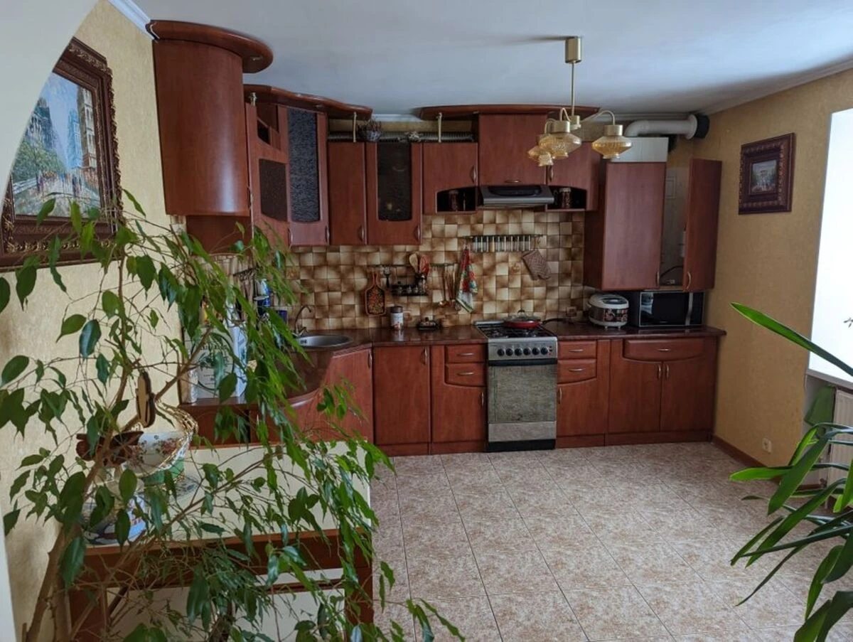 Продаж квартири. 93 m², 6th floor/6 floors. Восточный, Тернопіль. 