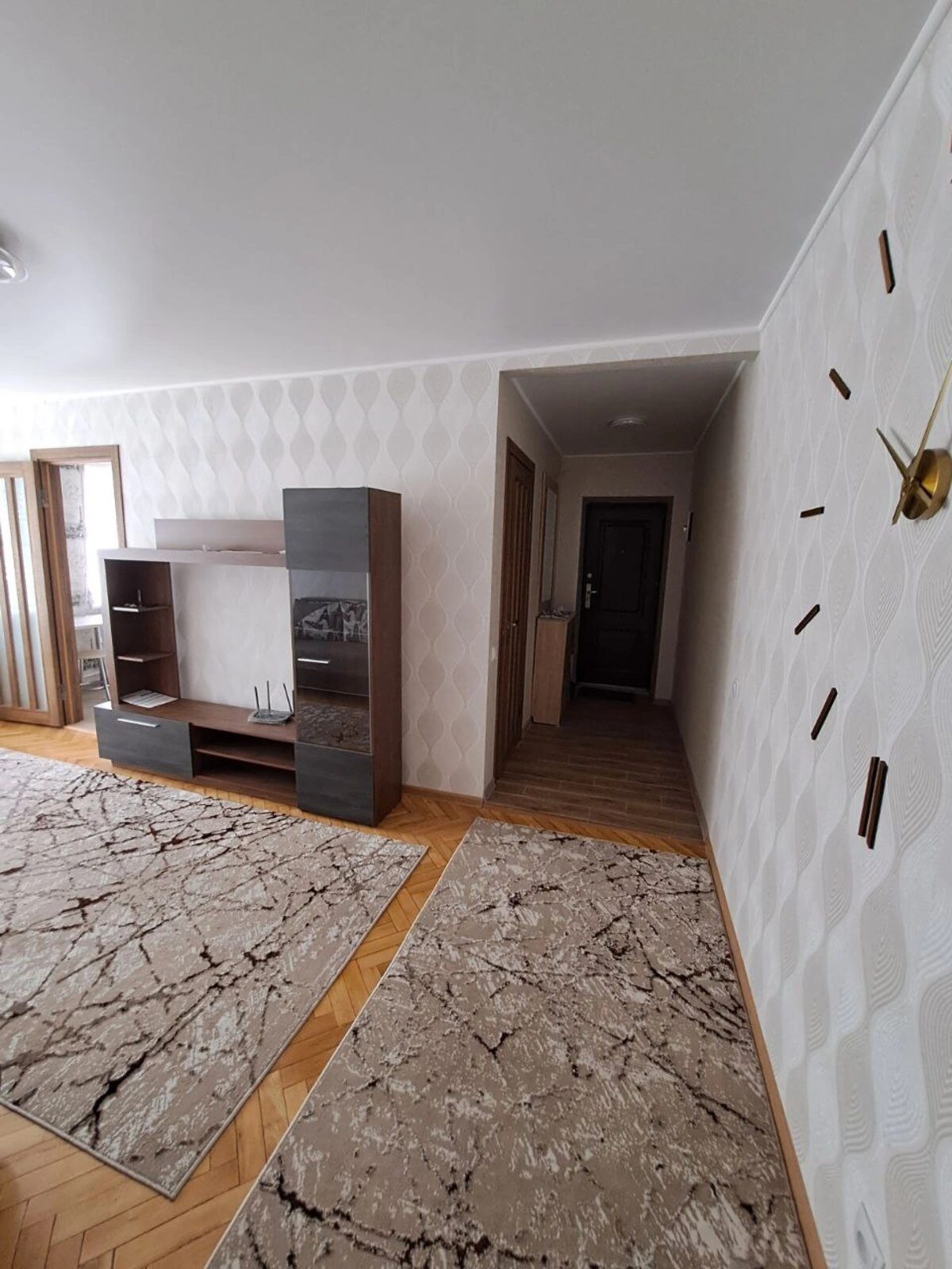 Apartments for sale. 3 rooms, 59 m², 2nd floor/4 floors. Tsentr, Ternopil. 