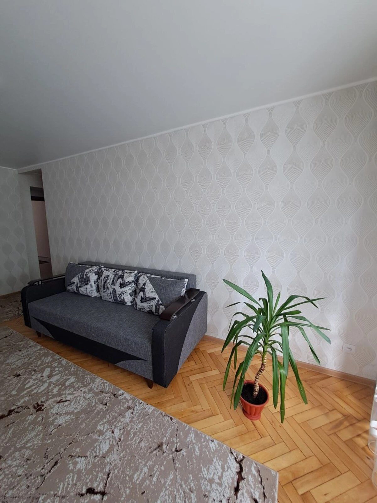 Apartments for sale. 3 rooms, 59 m², 2nd floor/4 floors. Tsentr, Ternopil. 