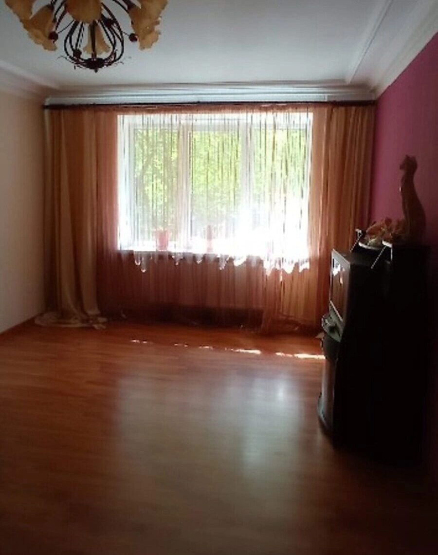 Apartments for sale. 3 rooms, 614 m², 1st floor/5 floors. Vostochnyy, Ternopil. 
