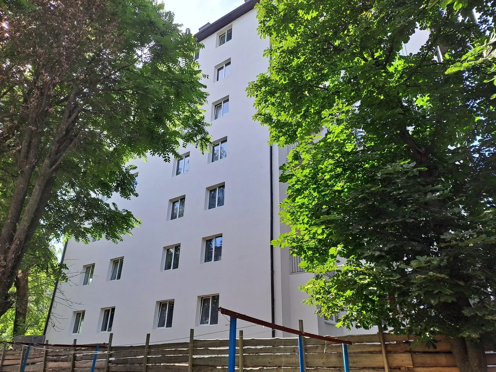 Apartments for sale. 1 room, 58 m², 5th floor/7 floors. Lozovetska vul., Ternopil. 