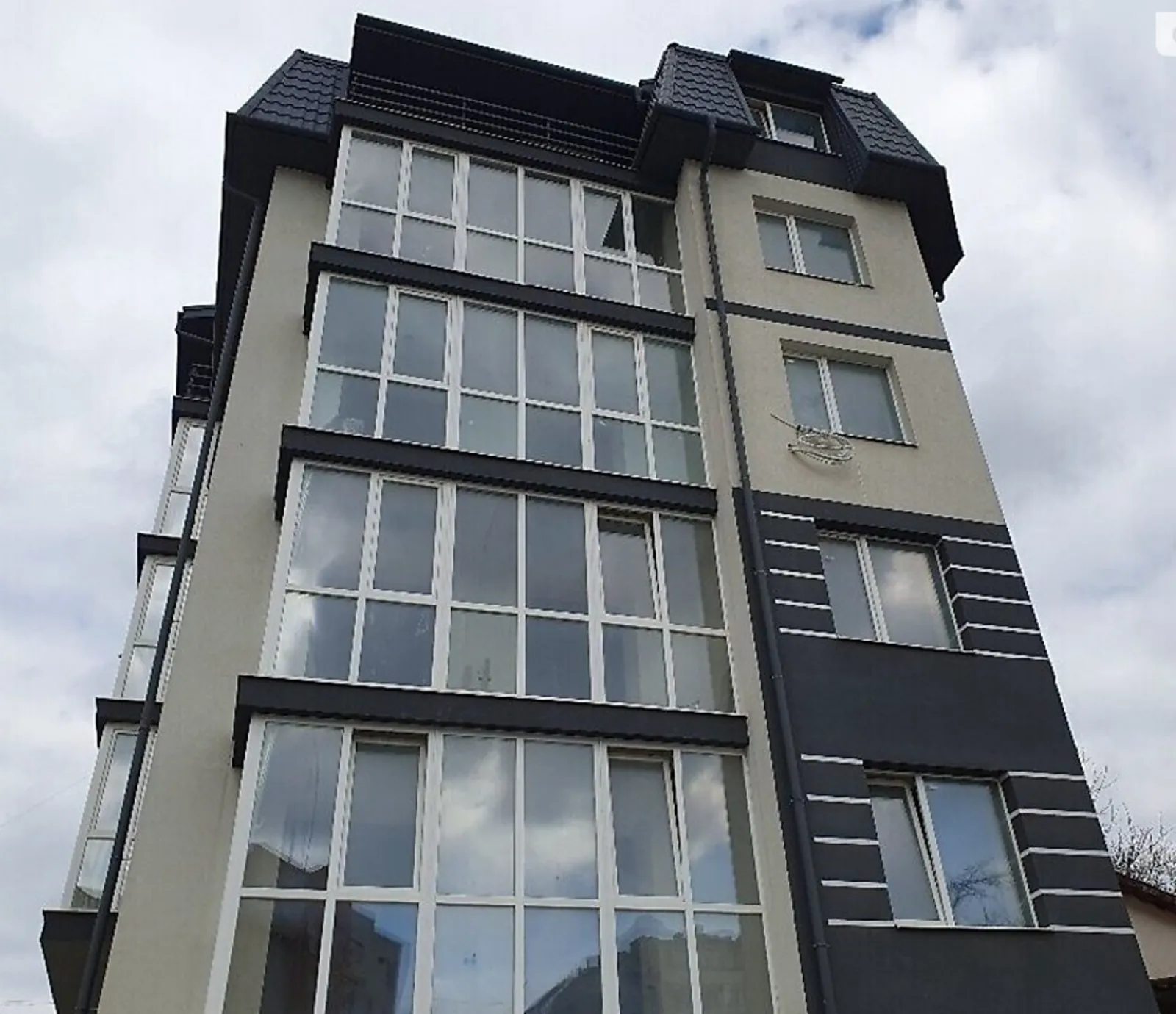 Продаж квартири. 2 rooms, 69 m², 2nd floor/5 floors. Гайова вул., Тернопіль. 