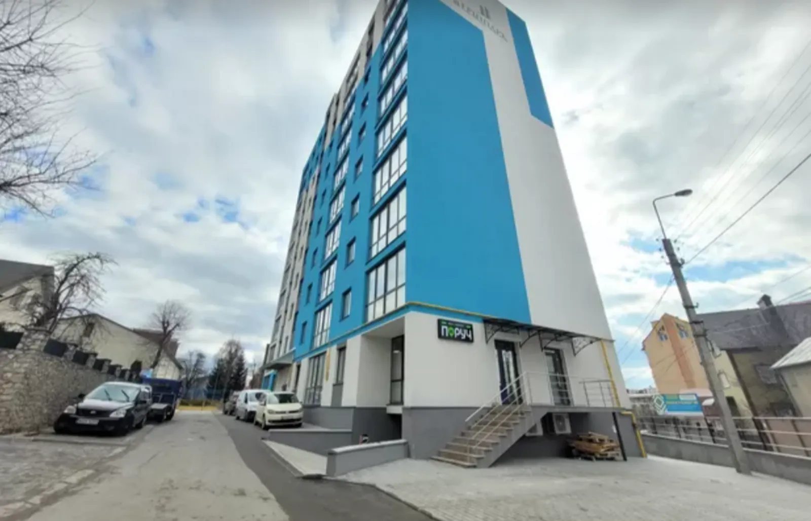 Apartments for sale. 2 rooms, 77 m², 1st floor/9 floors. Zamonastyrska vul., Ternopil. 