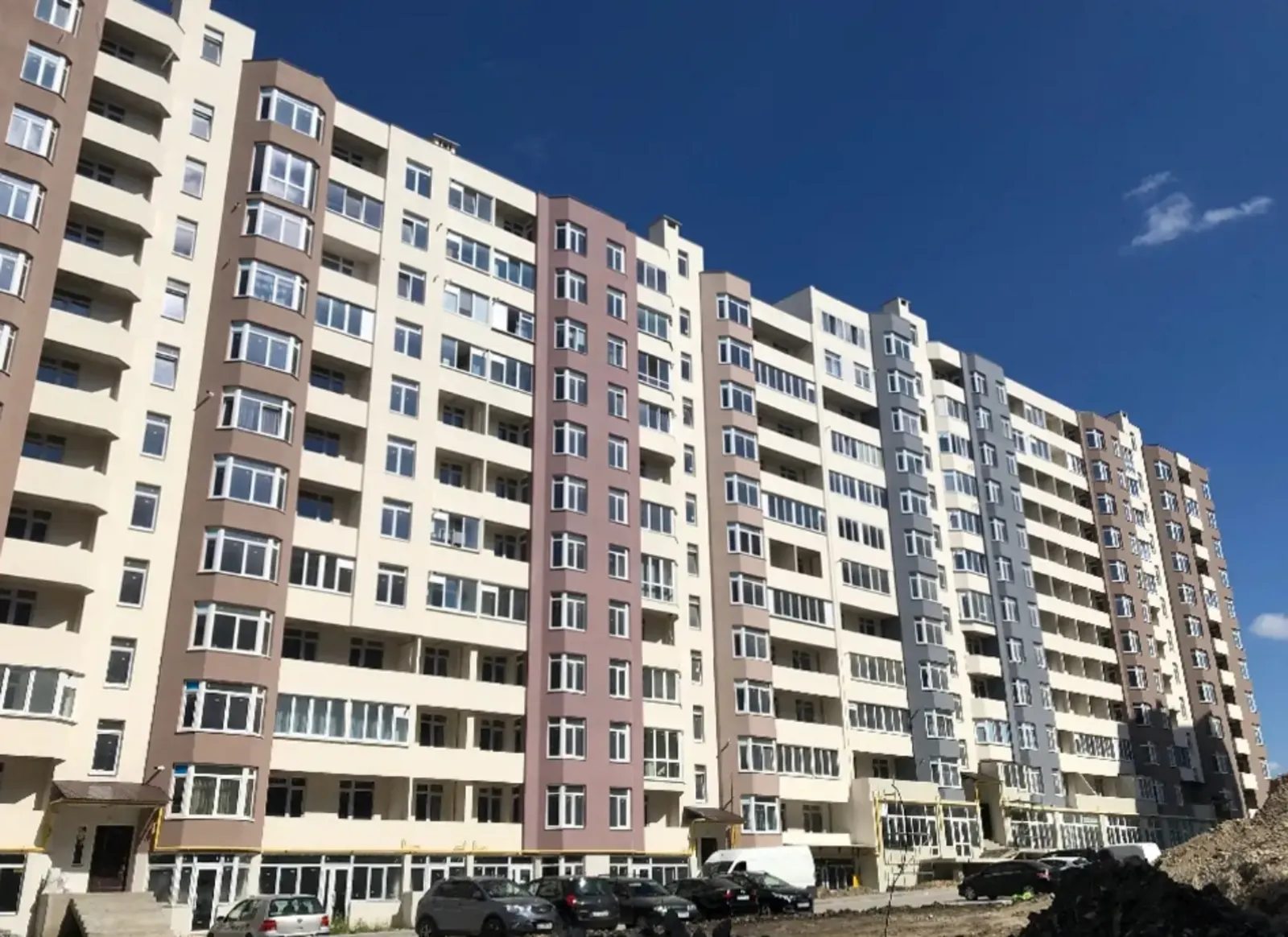 Apartments for sale. 2 rooms, 77 m², 1st floor/11 floors. Bam, Ternopil. 