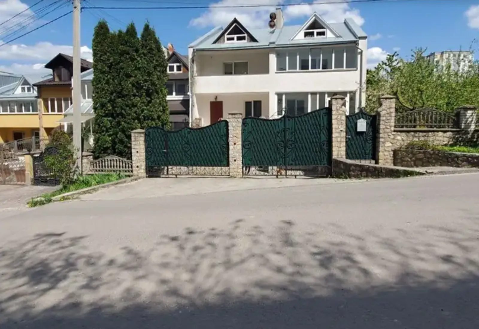 House for sale. 207 m², 2 floors. Kyyivska vul., Ternopil. 