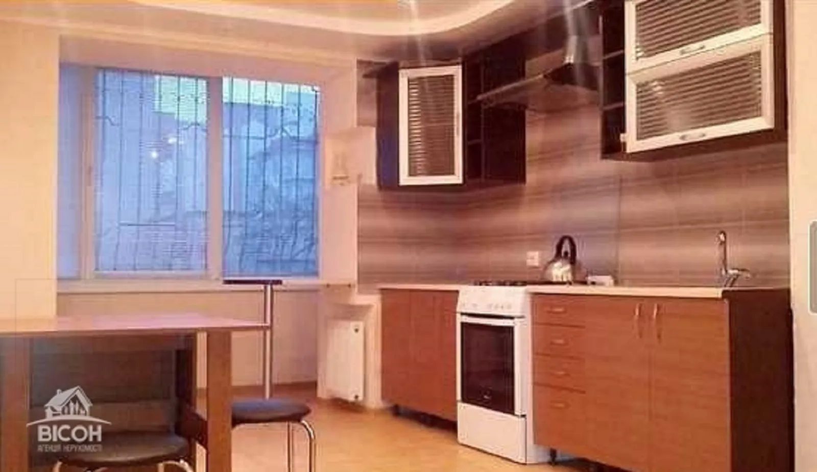 Apartments for sale. 2 rooms, 64 m², 1st floor/6 floors. Velyka Berezovytsya  Mykulynetska vul., Ternopil. 