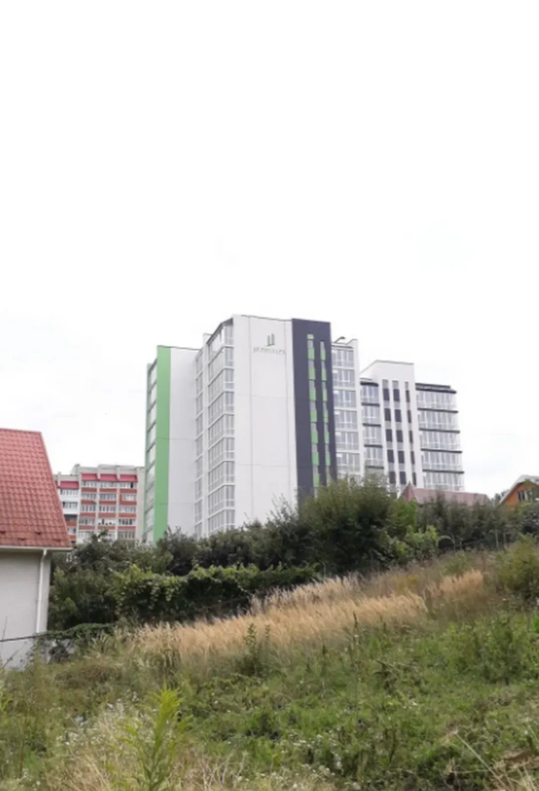Apartments for sale. 1 room, 52 m², 6th floor/9 floors. Lvivska vul., Ternopil. 