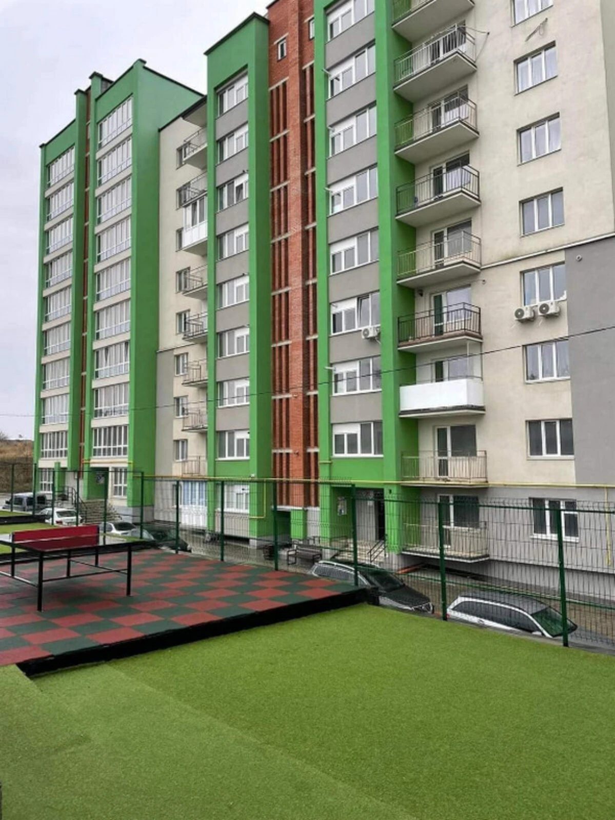 Apartments for sale. 1 room, 46 m², 1st floor/9 floors. Severnyy, Ternopil. 