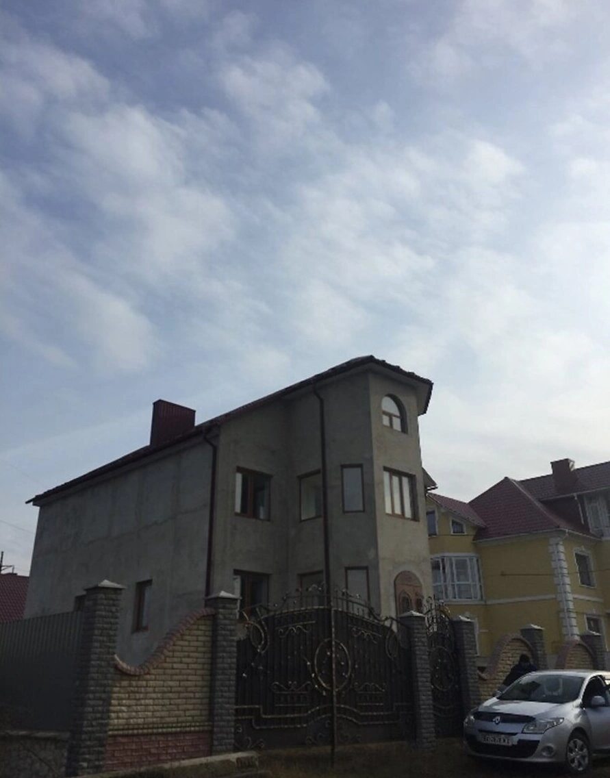 House for sale. 220 m², 2 floors. Zluky , Velykaya Berezovytsa. 