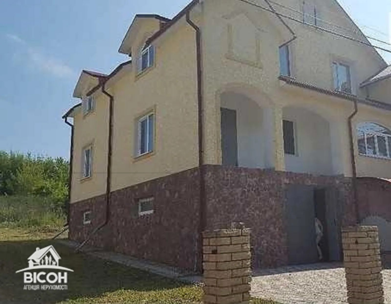 House for sale. 240 m², 3 floors. Mykulynetska vul., Ternopil. 