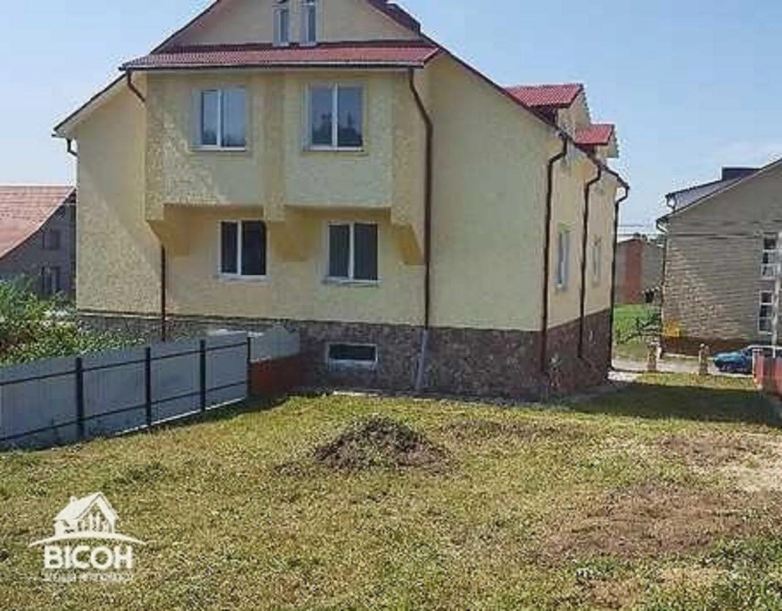 House for sale. 240 m², 3 floors. Mykulynetska vul., Ternopil. 