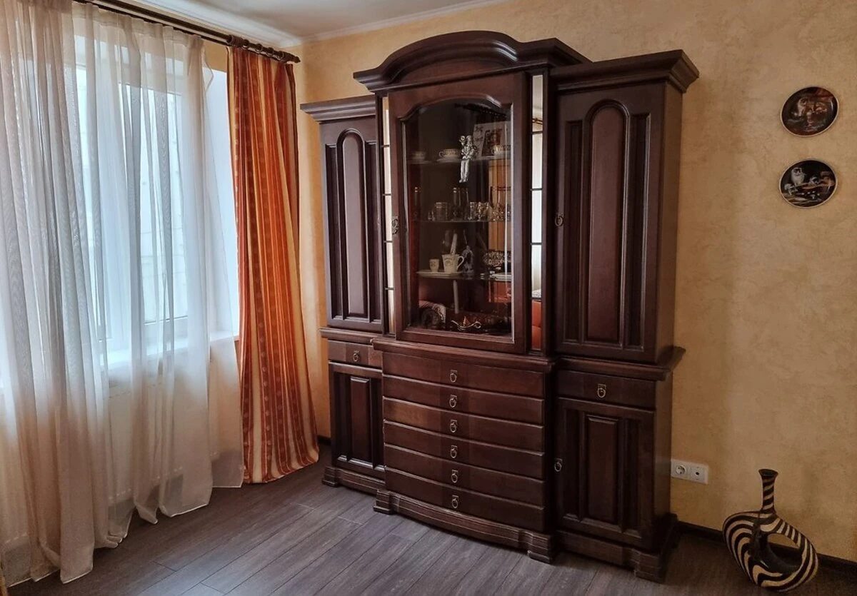 Продаж будинку 214 m², 4 поверхи. Березова вул., Тернопіль. 