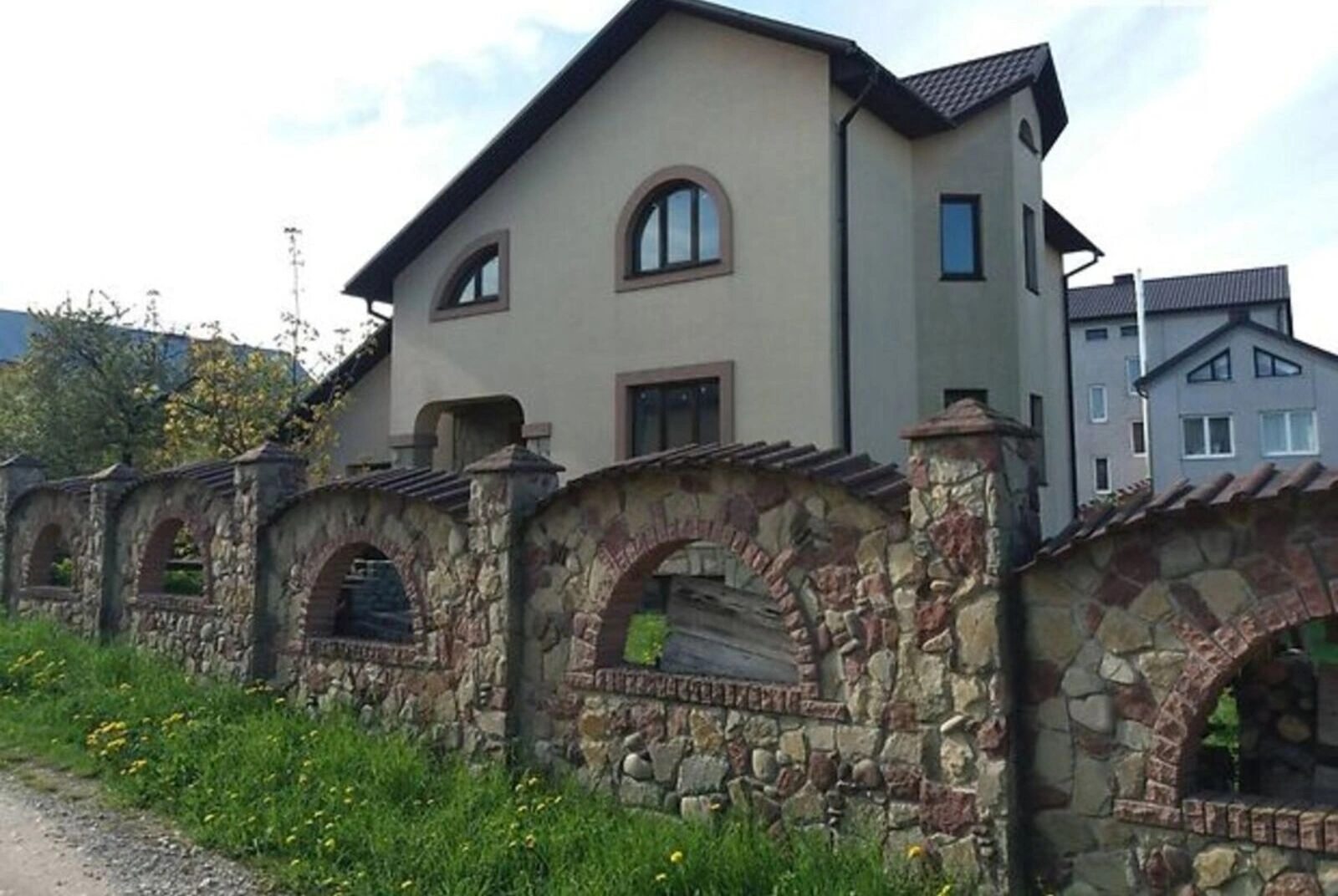 House for sale. 270 m², 2 floors. Naberezhna vul., Belaya. 