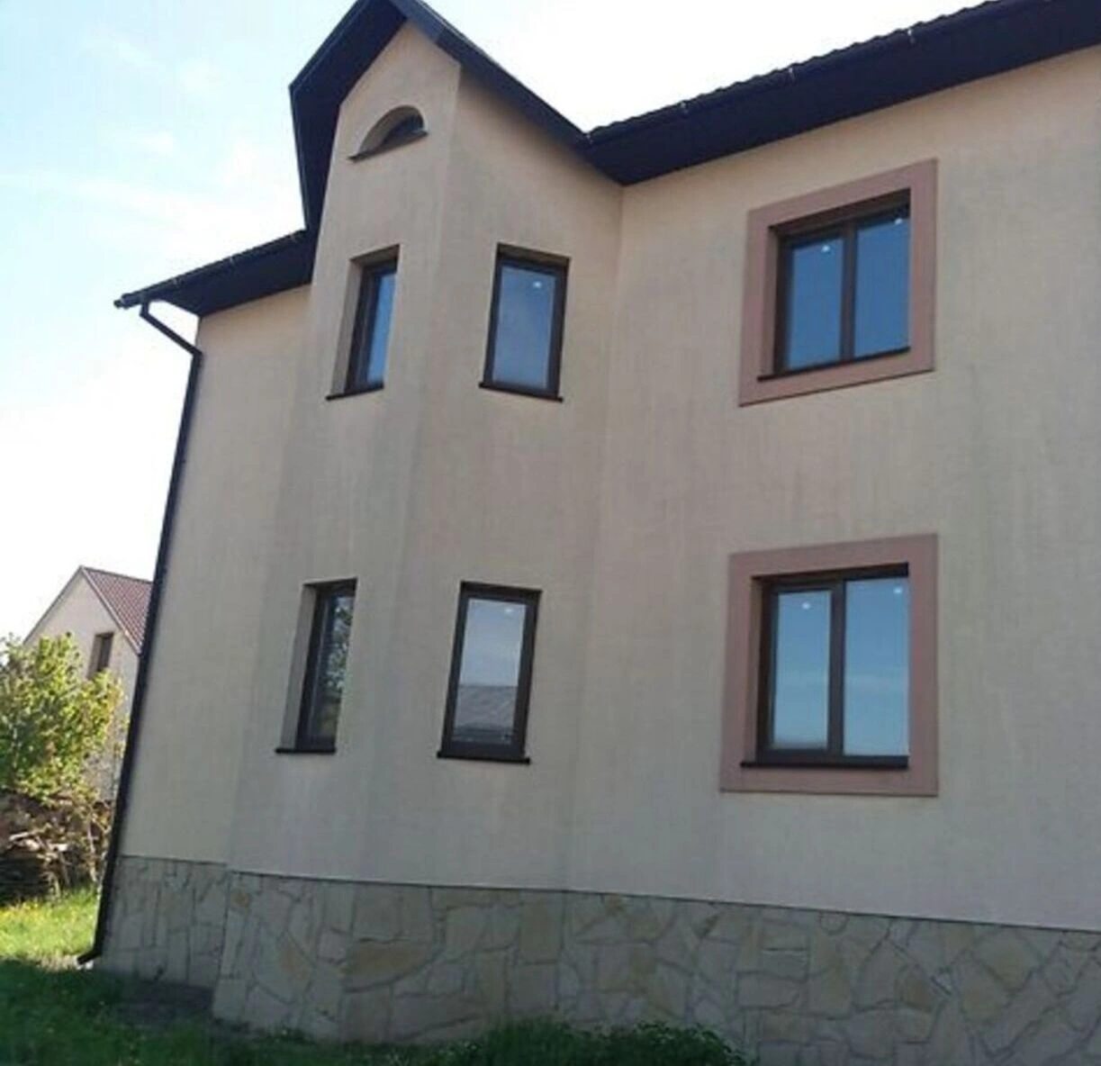 House for sale. 270 m², 2 floors. Naberezhna vul., Belaya. 