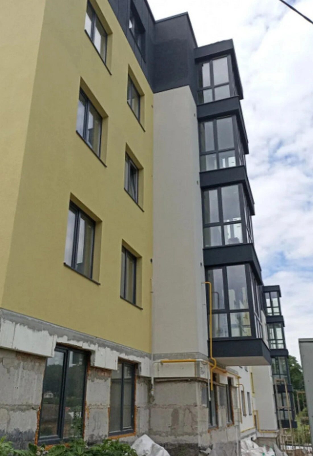 Apartments for sale. 2 rooms, 62 m², 2nd floor/5 floors. Kutkovtsy, Ternopil. 