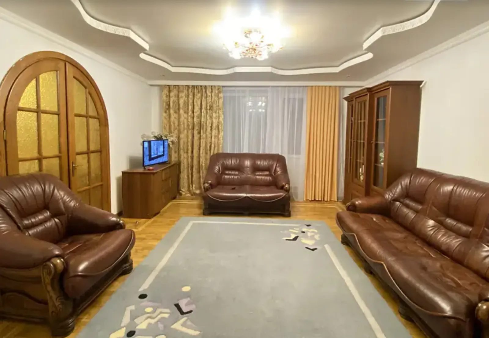 Продаж квартири. 3 rooms, 96 m², 1st floor/9 floors. Дружба, Тернопіль. 