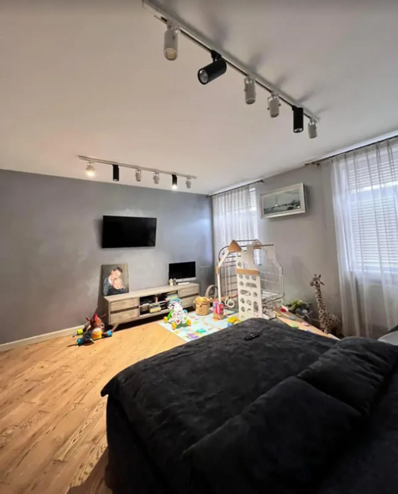 Apartments for sale. 3 rooms, 103 m², 2nd floor/3 floors. Ruska vul., Ternopil. 