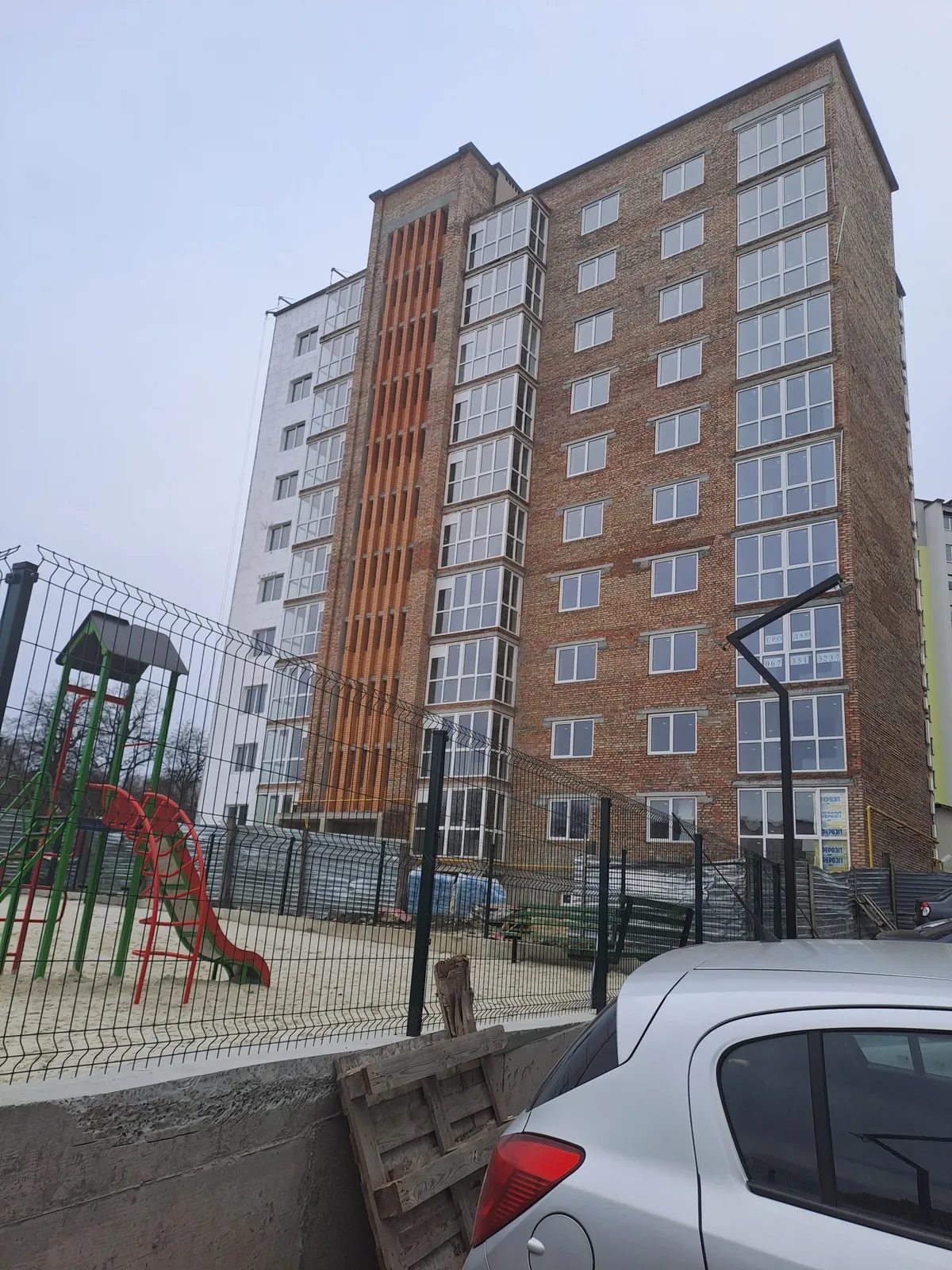 Apartments for sale. 2 rooms, 62 m², 2nd floor/10 floors. Volodymyra Velykoho vul., Ternopil. 