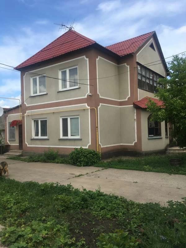 House for sale. 4 rooms, 246 m², 2 floors. Morozovka, Izyum. 