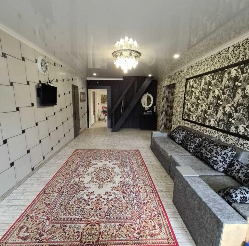 Продаж будинку. 5 rooms, 140 m², 2 floors. Пер.Мотросова, Черкаси. 