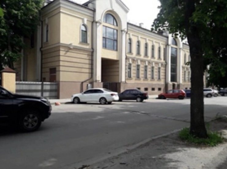 Apartments for sale. 2 rooms, 38 m², 2nd floor/2 floors. 6, Pokrovskaya, Sumy. 